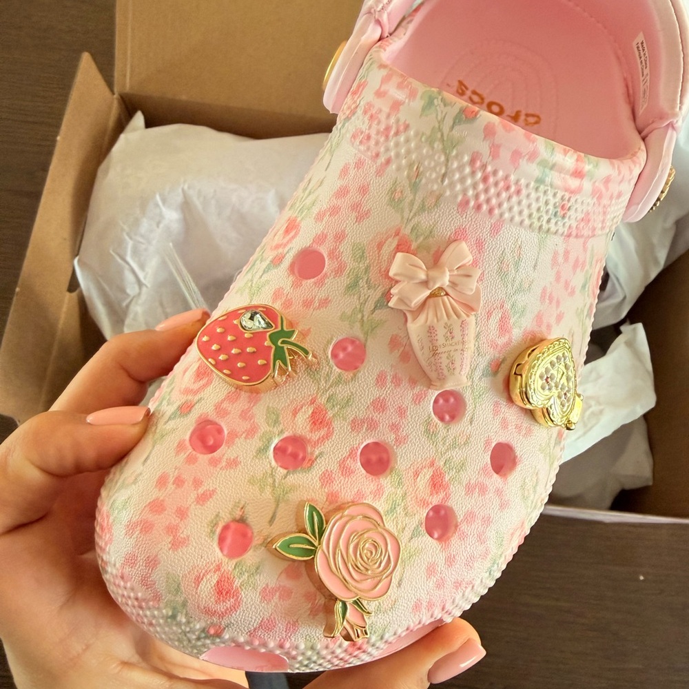 Brand New In Box Crocs Womens Classic Love Shack Fancy Pink Floral Clog w Charms - Picture 4 of 7